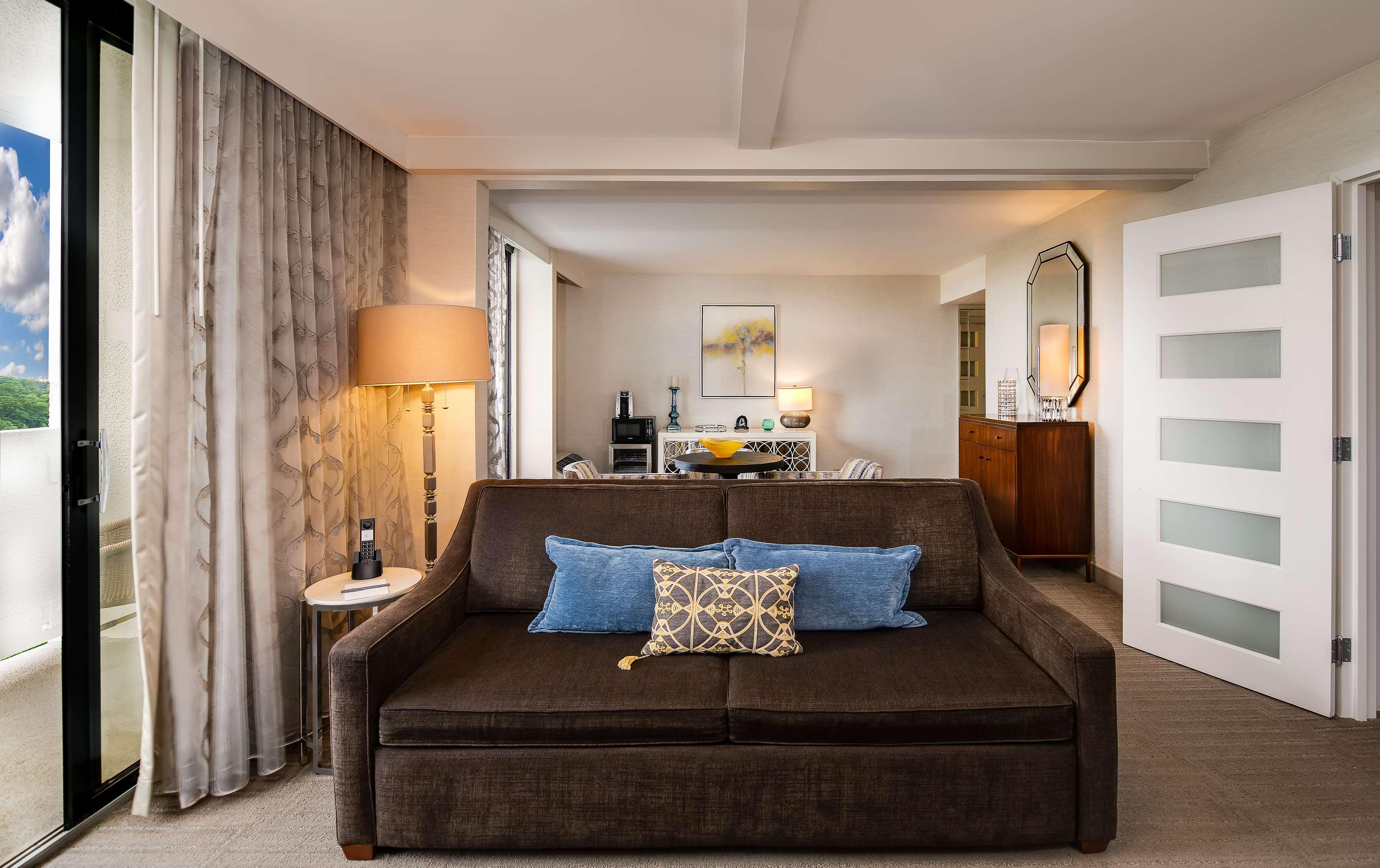 Sonesta Charlotte Executive Park Hotel Bagian luar foto